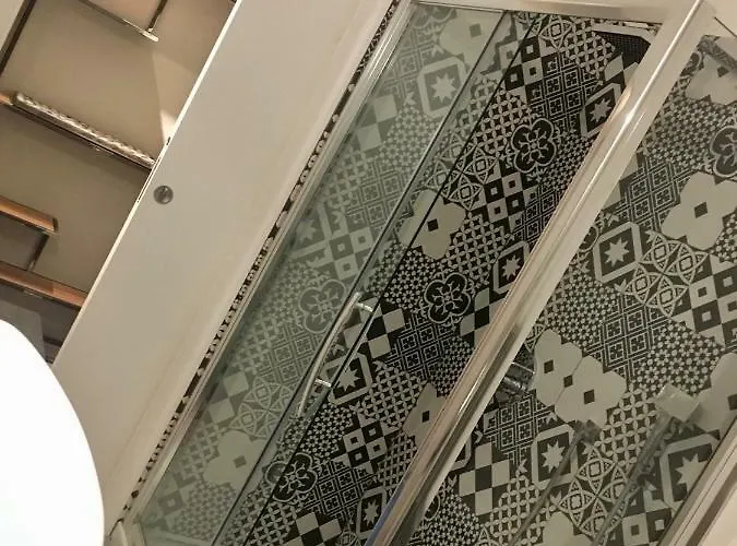 Francesca House * إيربا