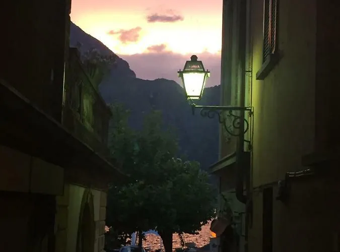 Francesca House إيربا